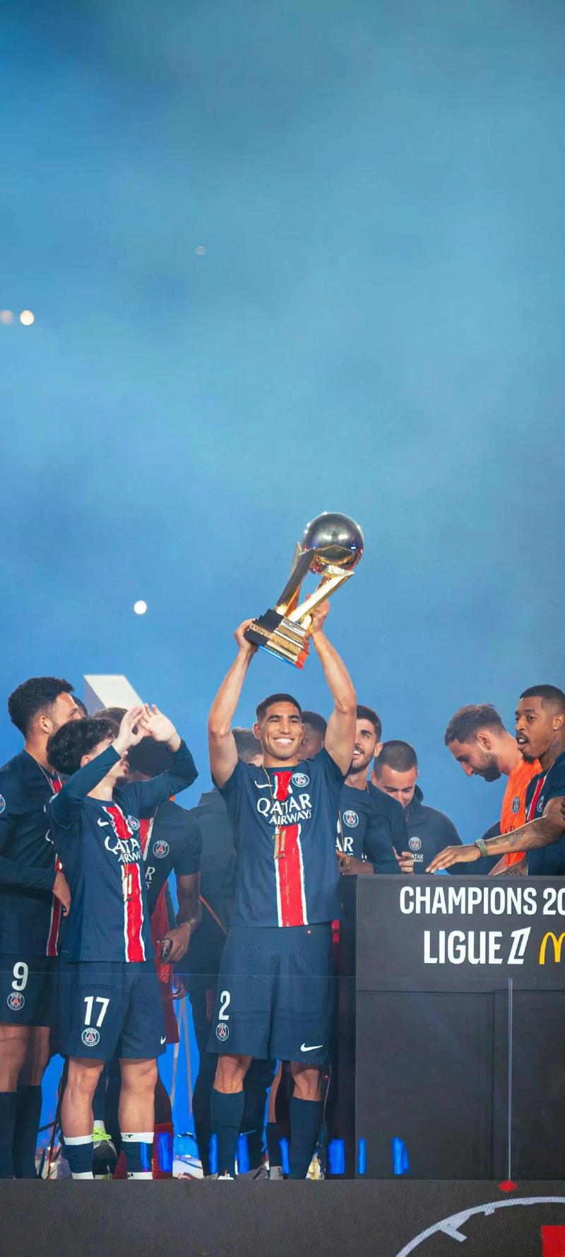 再次出现在